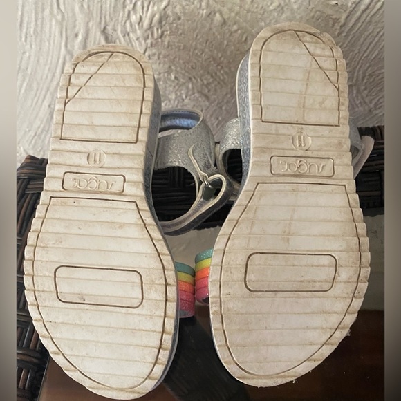 Sugar Sandals - Picture 3 of 3